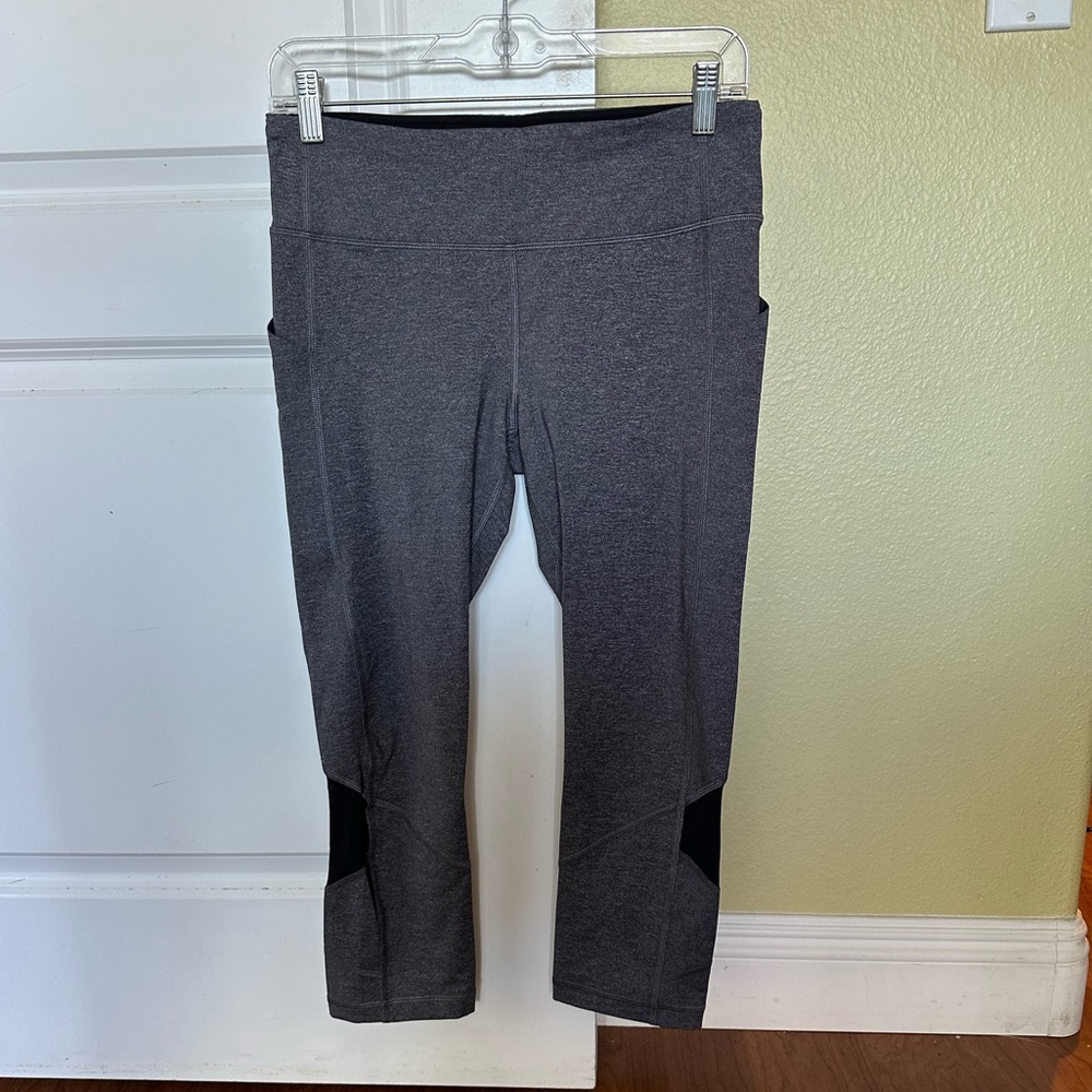Like new lululemon crop leggings